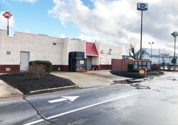 Freestanding Restaurant: 136 N Keeneland Dr, Richmond, KY 40475